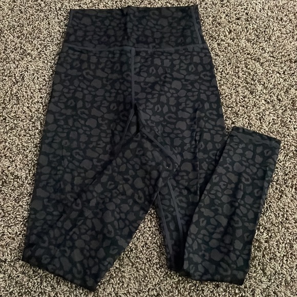 TYC Effortless Classic Leggings - Black Leopard - Picture 2 of 5